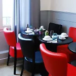 Cosy Monceau מלון