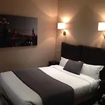מלון Cosy Monceau 2*