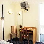 Cosy Monceau מלון