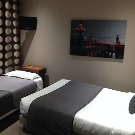 Cosy Monceau מלון 2*