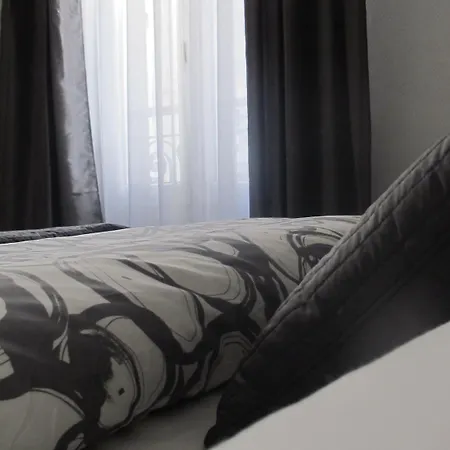 Cosy Monceau 2* Париж