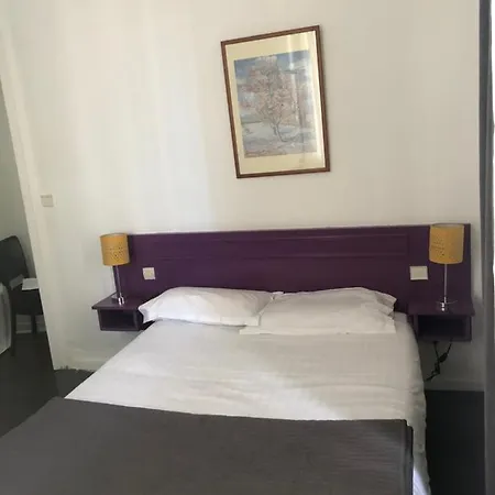Отель Cosy Monceau 2*