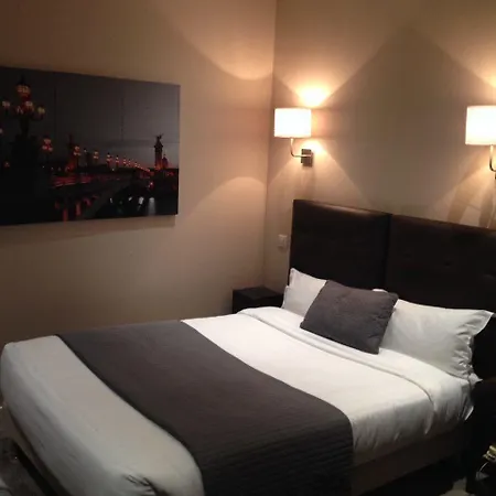 Отель Cosy Monceau 2*