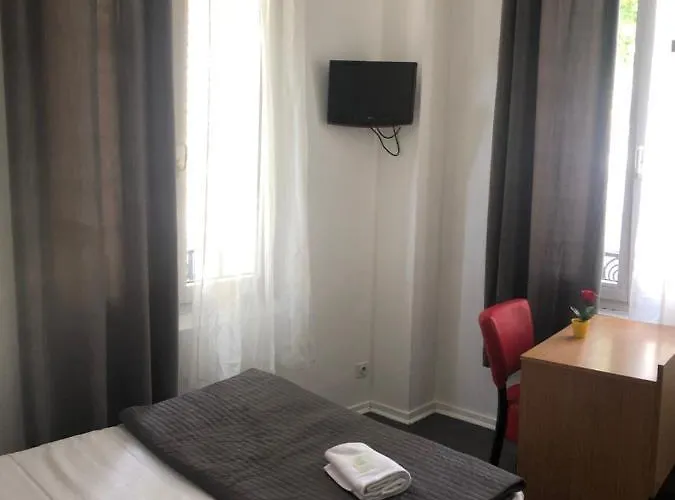 Отель Cosy Monceau