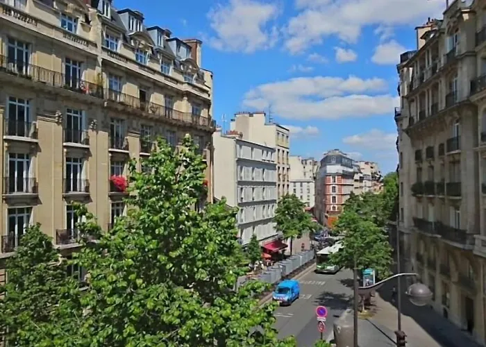 Отель Cosy Monceau 2*