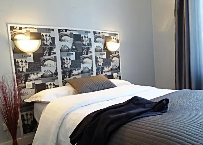 Cosy Monceau Hotel 2*