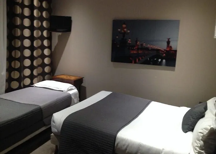 Cosy Monceau Hotel 2*