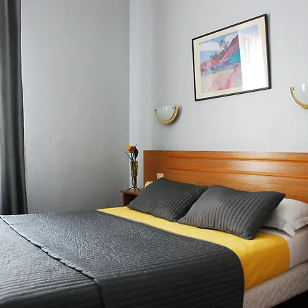 Cosy Monceau Hotel 2*