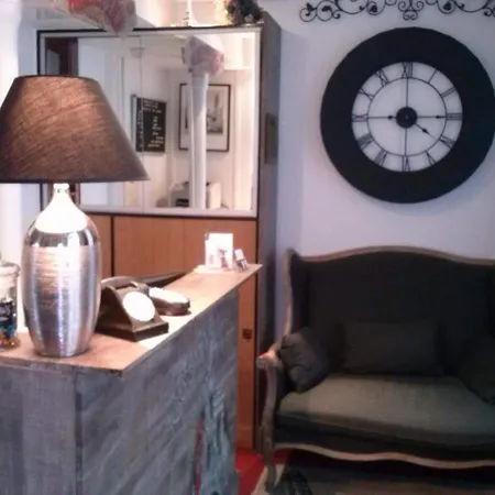 Cosy Monceau Hotel